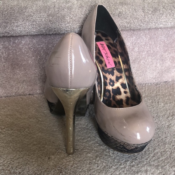 Betsy Johnson shoes,size 8. - Picture 4 of 4